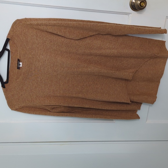 Kerisma Sz M Gold Colored Long Sleeve Knit Top with High Low Bottom - Picture 1 of 6